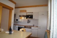 Ausstattung: Kühlschrank, Geschirrspüler, E-Herd, Backofen, Mikrowelle,Toaster, Kaffeemaschine (Pats, Filter) und Geschirr Ausstattung: Kühlschrank, Geschirrspüler, E-Herd, Backofen, Mikrowelle,Toaster, Kaffeemaschine (Pats, Filter) und Geschirr
